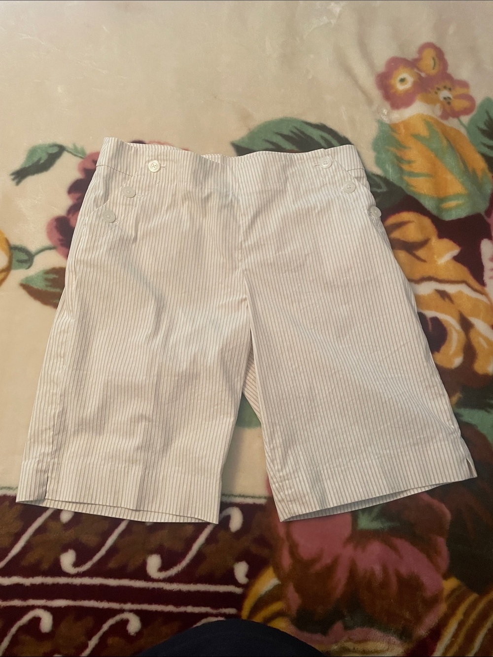 Women’s White & Tan Pinstripe Cotton-Blend Shorts Jones New York Size 14